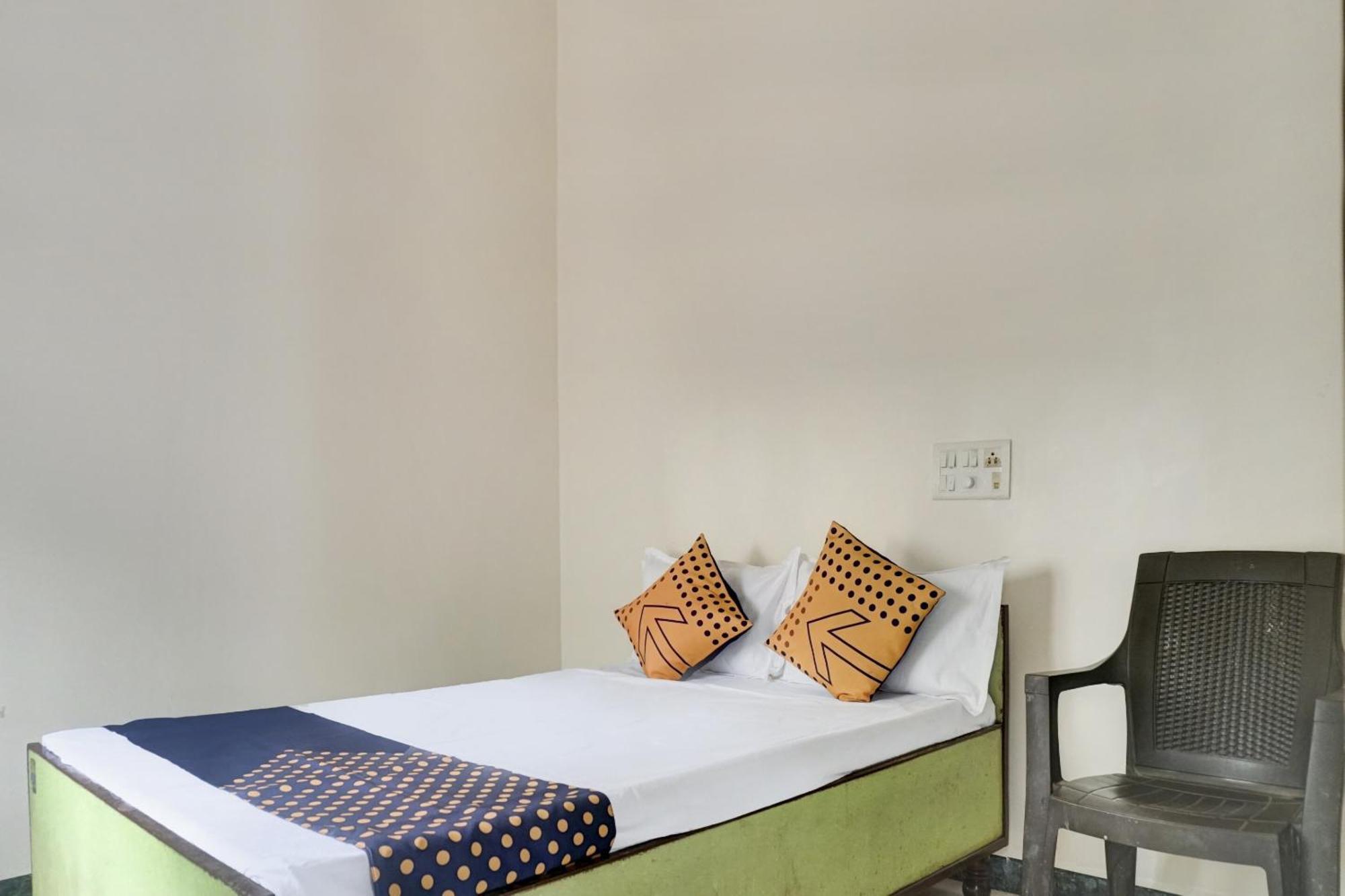 Spot On 74501 Hotel Supriya Garden Vagholi エクステリア 写真