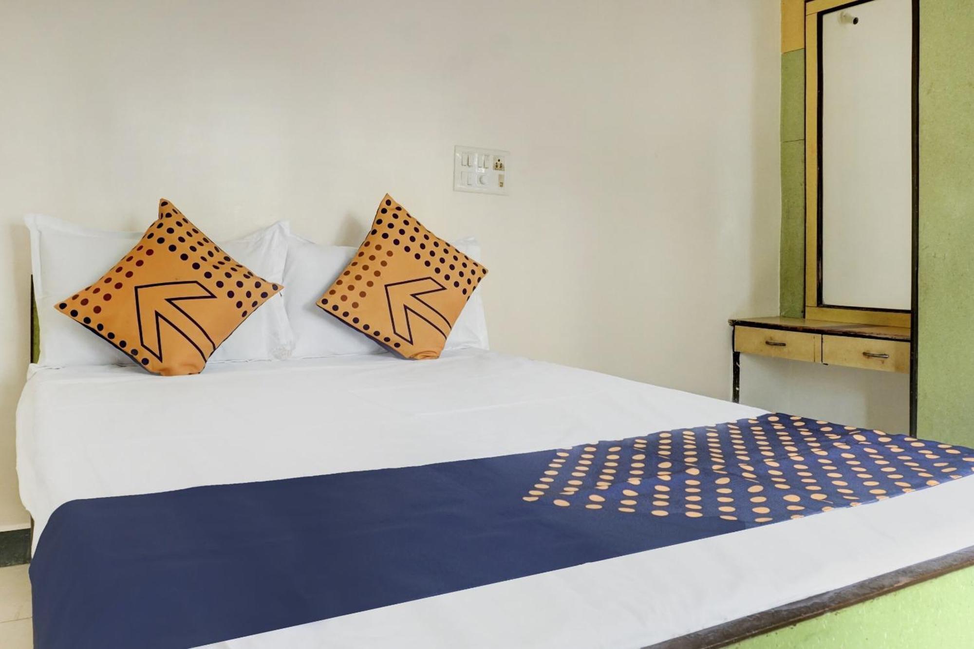 Spot On 74501 Hotel Supriya Garden Vagholi エクステリア 写真