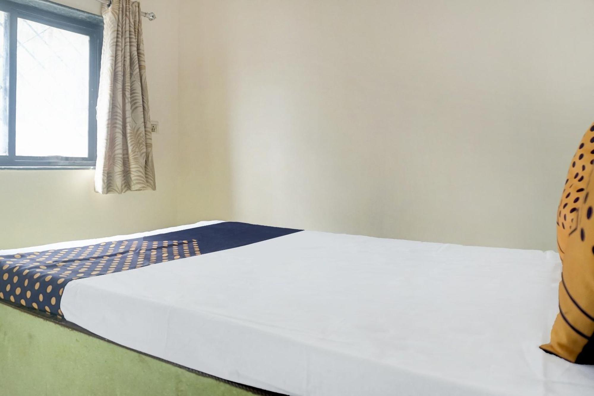 Spot On 74501 Hotel Supriya Garden Vagholi エクステリア 写真